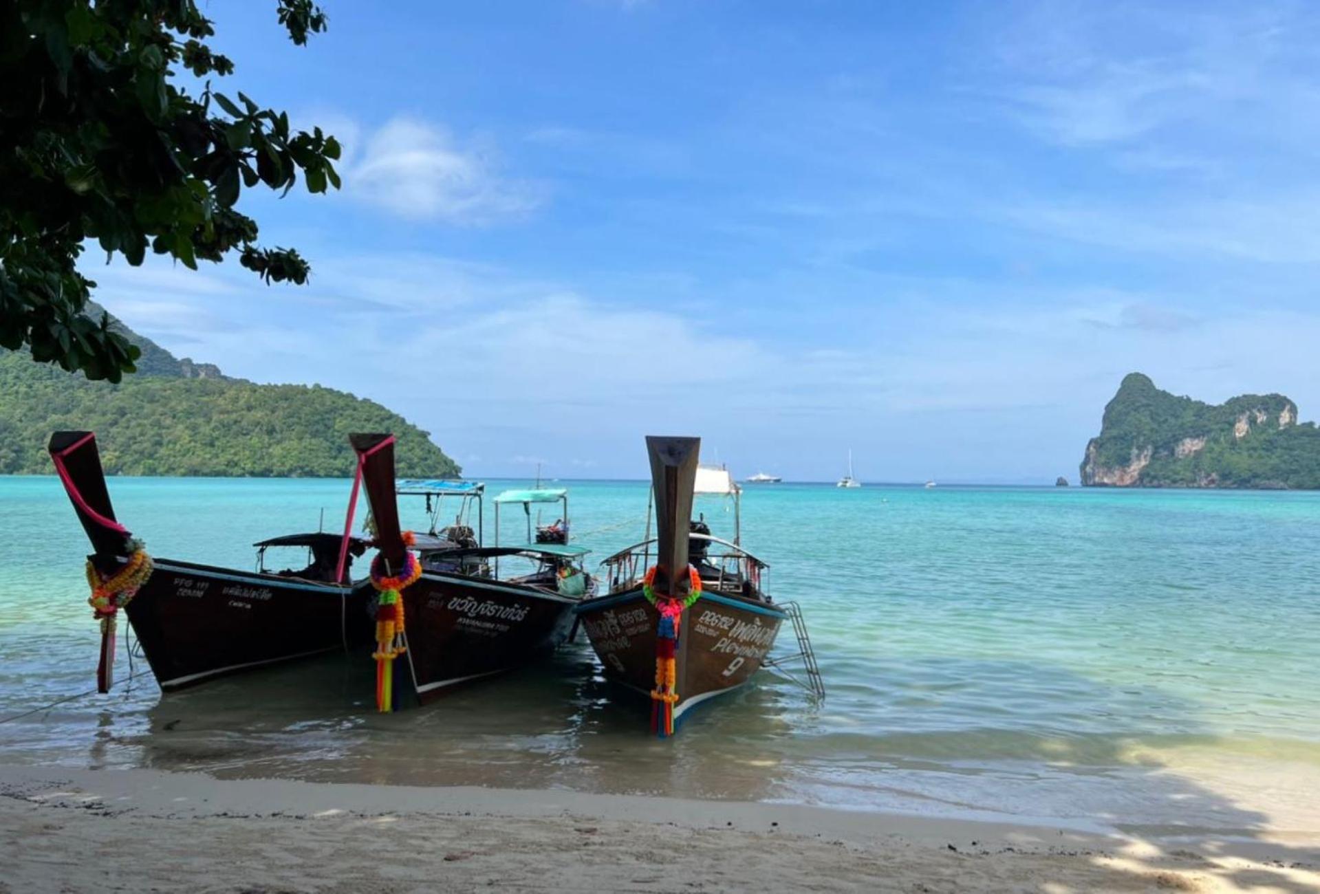 Blanco Beach Bar Hostel Phi Phi Don Exterior photo