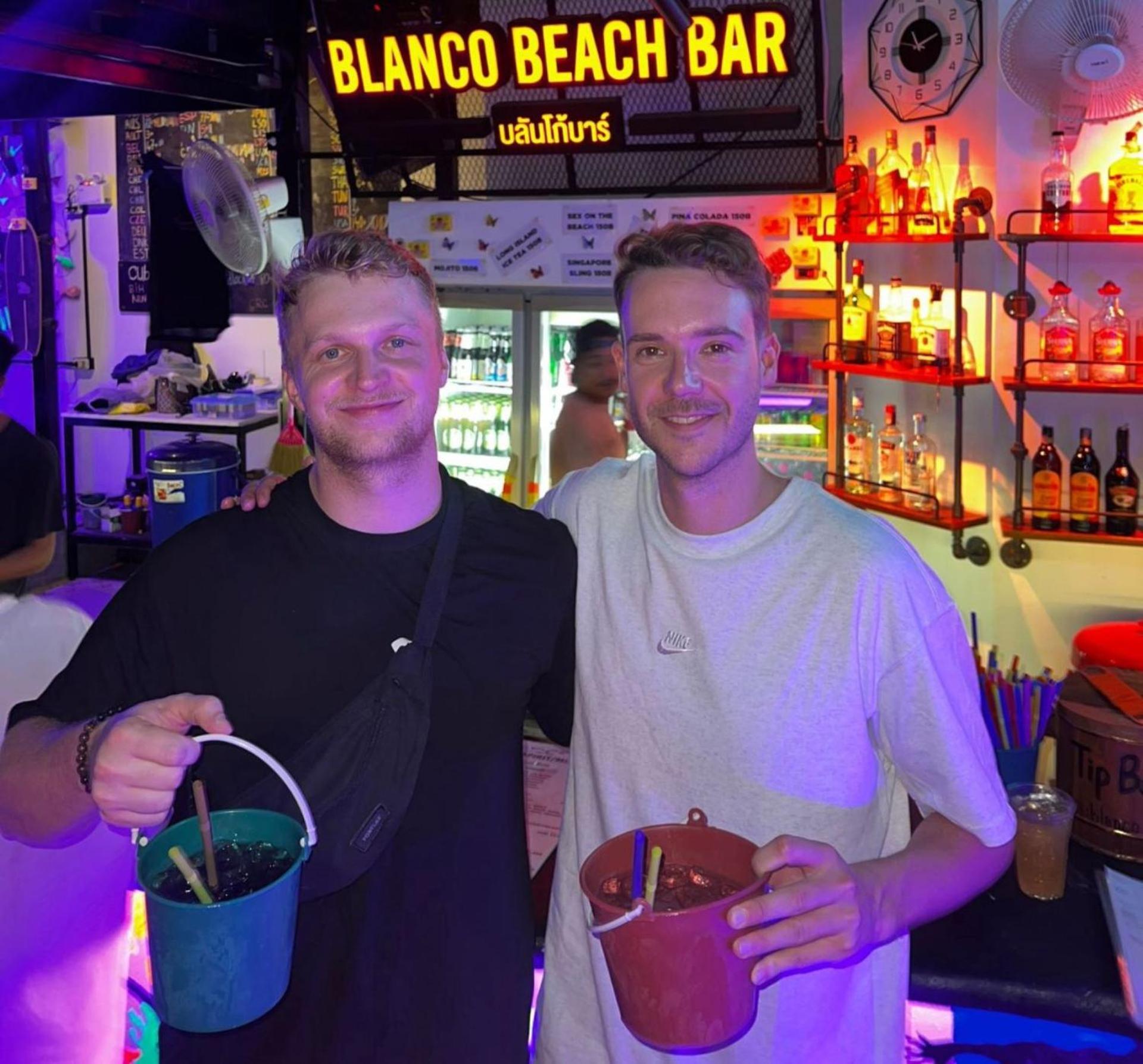 Blanco Beach Bar Hostel Phi Phi Don Exterior photo